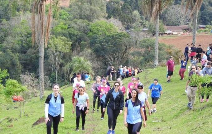 Caminhada da Primavera 2022 reúne 450 pessoas em SMOeste