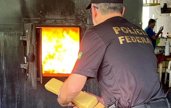 Polícia Federal incinera seis toneladas de drogas no Extremo Oeste
