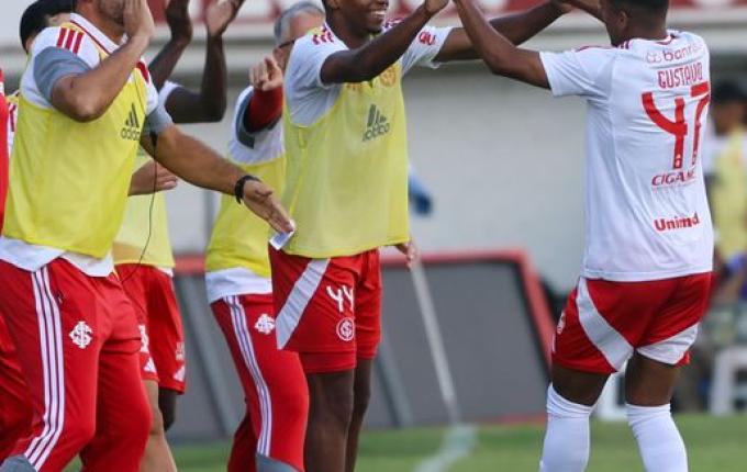 Com reservas, Inter vence o Caxias e garante a melhor campanha da 1ª fase