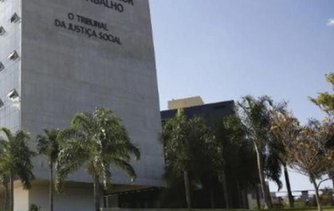 TST gastará R$ 10 milhões na compra de carros de luxo para ministros