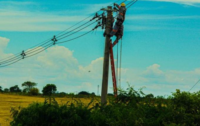 Consumo de eletricidade no Brasil sobe 3,3% na primeira quinzena, diz CCEE