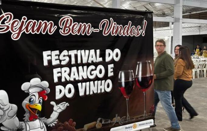 Festival do Frango e do Vinho reúne 1.400 pessoas em SMOeste