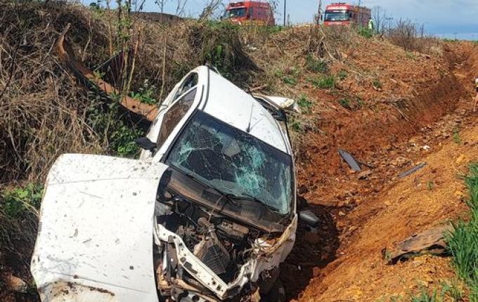 Condutor fica ferido em colisão na SC-161 em Palma Sola