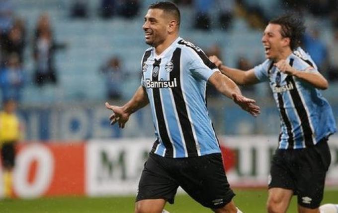 Grêmio goleia o Operário e chega ao 17º jogo de invencibilidade na Série B