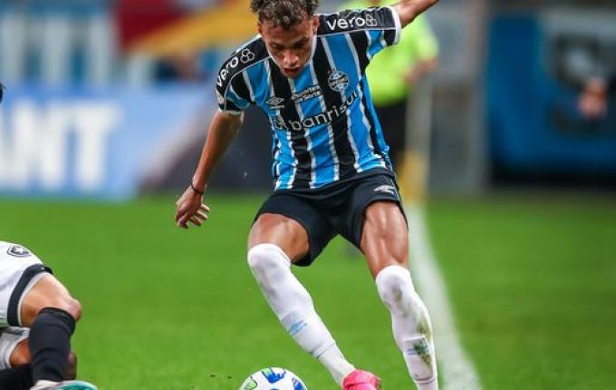 Grêmio perde para o Botafogo e fica a 10 pontos da liderança