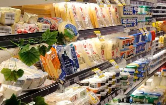 Ministro afirma que alimentos estão mais baratos, mas preços precisam cair ‘ainda mais’