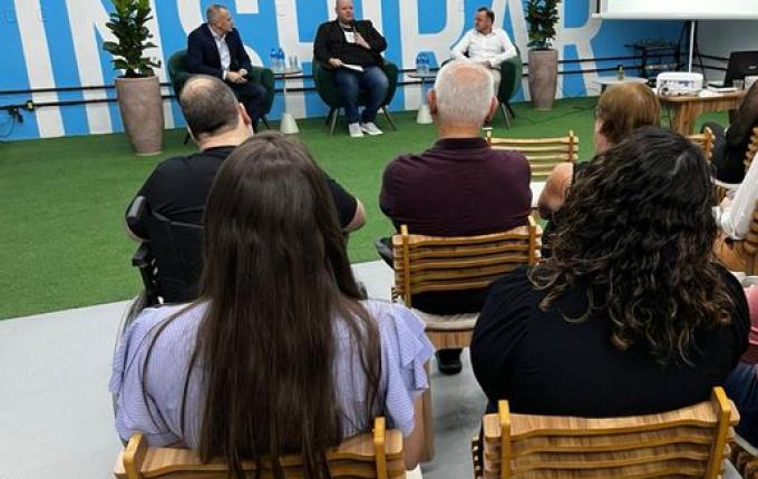 Empresários compartilham histórias no 1º Talk Empresarial da Acismo