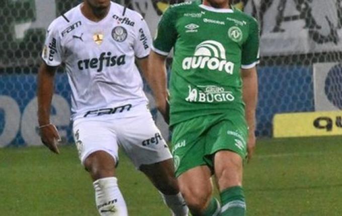 Chape perde do Palmeiras e segue sem vitória na Arena