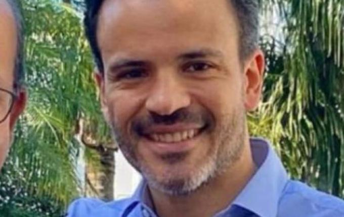 Liminar impede o governador de nomear o filho para a Casa Civil