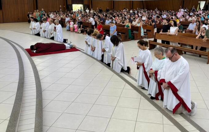 Celebração da Paixão do Senhor reúne fiéis na Paróquia São Miguel Arcanjo