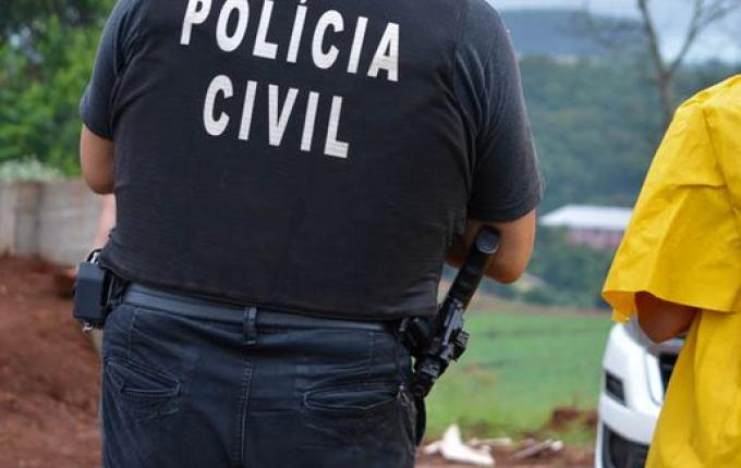 Menino encontrado morto em trilha teria caído de pinheiro