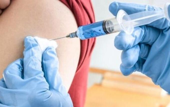 Mais de 70% dos municípios de SC atingiram a meta de vacinação da tríplice viral em 2024