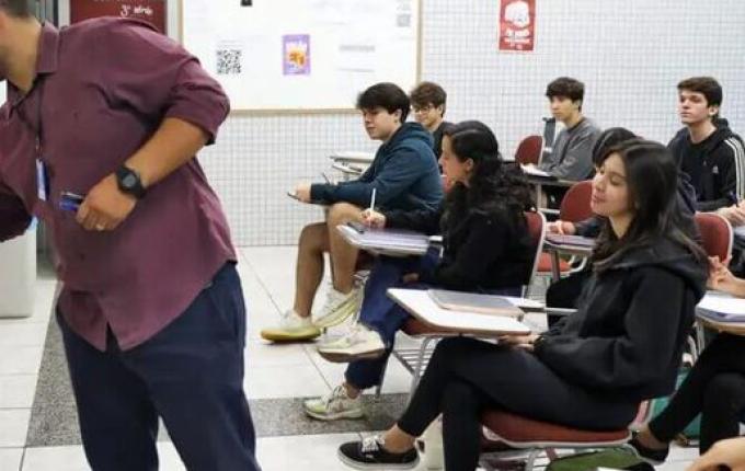SC chega a 60 mil estudantes inscritos no Pé-de-meia após ampliação do programa