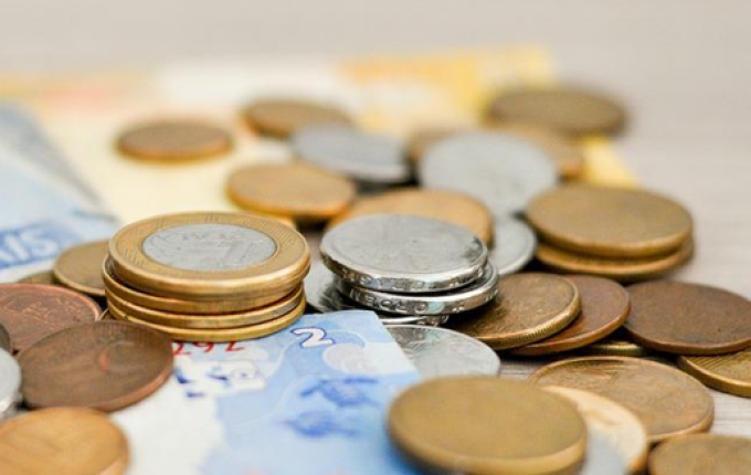 Proposta do Orçamento de 2023 prevê Auxílio Brasil com valor médio de R$ 405