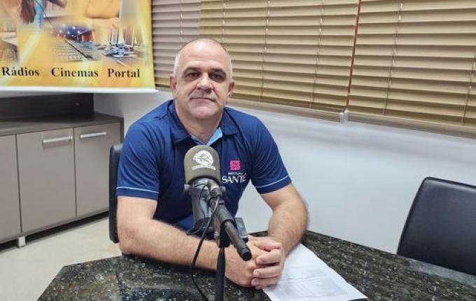 Diretor diz que demora ocorre por grande número de pacientes ao mesmo tempo