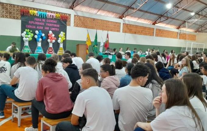 Etapa escolar da feira de ciências e tecnologia é concluída em São José do Cedro