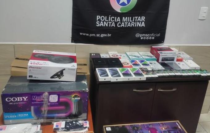 Polícia Militar Rodoviária apreende carro carregado com mercadoria de descaminho