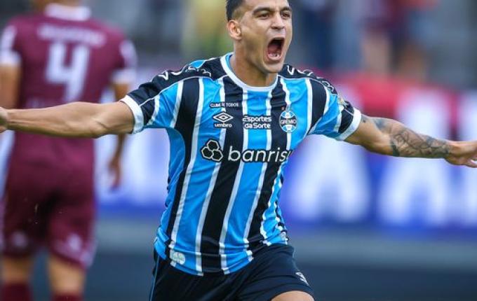 Grêmio faz 2 a 1 no Caxias e vence o jogo de ida pela semifinal do Gauchão