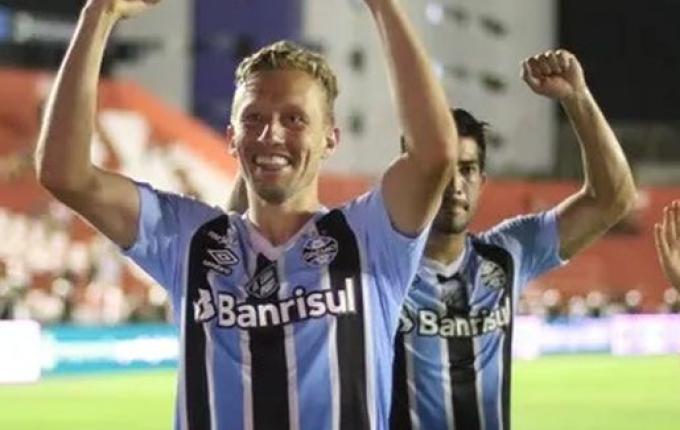 Grêmio vence o Náutico e mais uma vez consegue o acesso à Série A nos Aflitos