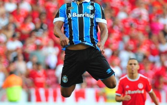 VÍDEO: Grêmio vence o Inter e classifica para a final do primeiro turno