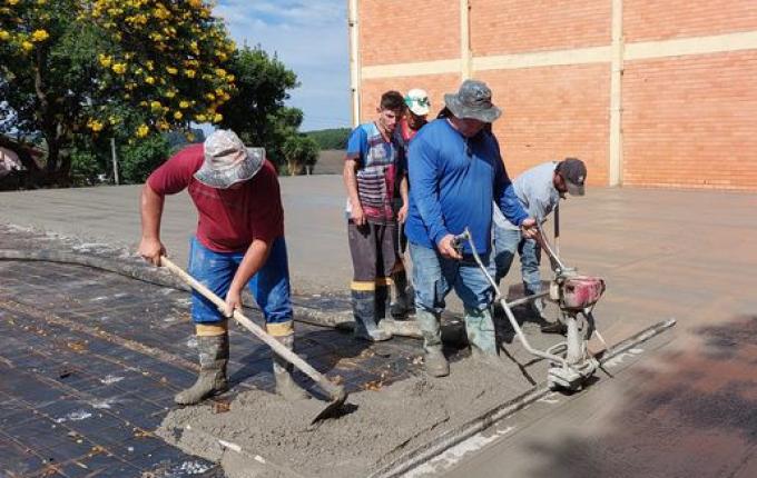 Cerca de R$ 400 mil estão sendo investidos no colégio Claudino Crestani