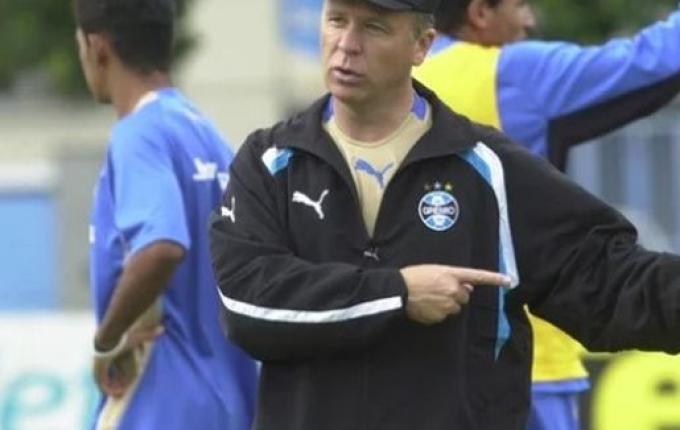 Mano Menezes é o novo técnico do Grêmio