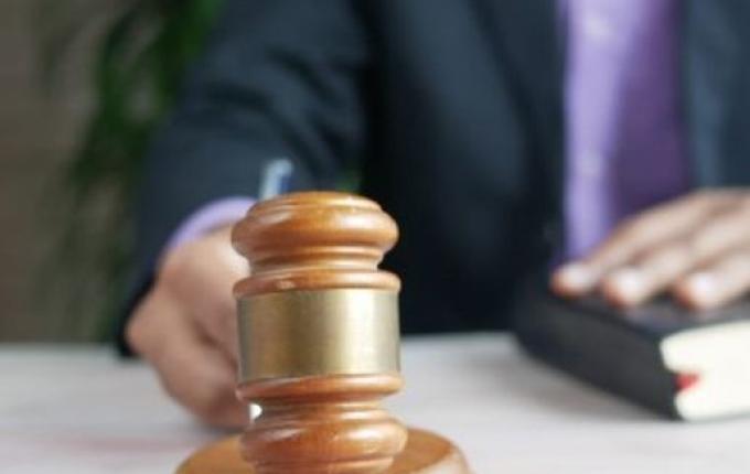 Jovem que extorquiu a própria mãe com simulação de sequestro recebe pena em SC