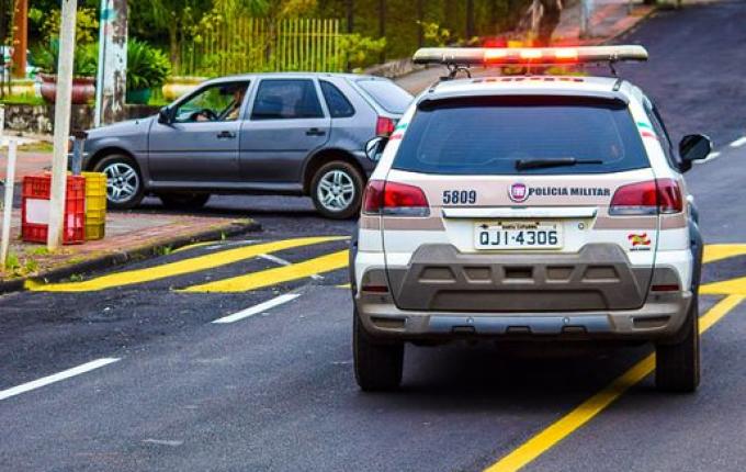 VÍDEO: PM recupera carro furtado antes da vítima saber do crime