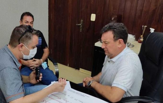 Presidente realiza entrega de quase R$ 136 mil para a prefeitura