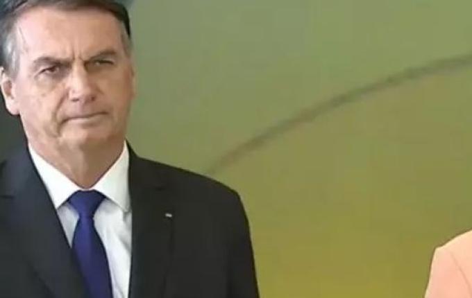 Bolsonaro quebra silêncio, agradece apoio e diz que nada está perdido