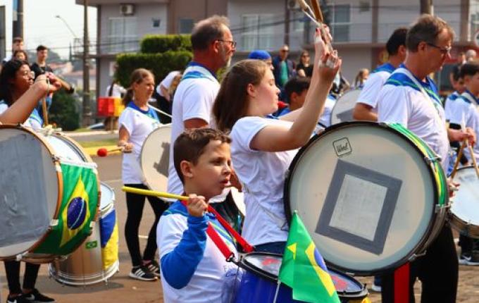 Programação de 7 de Setembro em Campo Erê inicia com "alvorada"