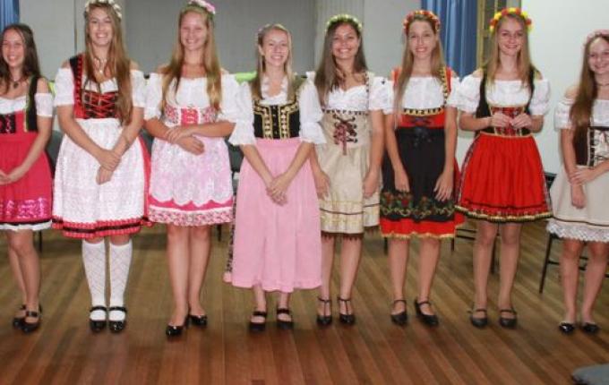 Conheça as candidatas à rainha e princesas da 43ª Oktoberfest de Itapiranga