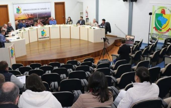 Vereadores aprovam projetos em sessão com mais de três horas