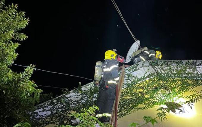 VÍDEO: Princípio de incêndio danifica residência em São Miguel do Oeste