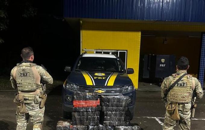 PRF e PMRv apreendem mais de 220 kg de maconha na BR-158, em Cunha Porã