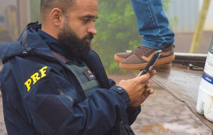 Homem é preso após fugir de abordagem e ser flagrado com oito galões de agrotóxico