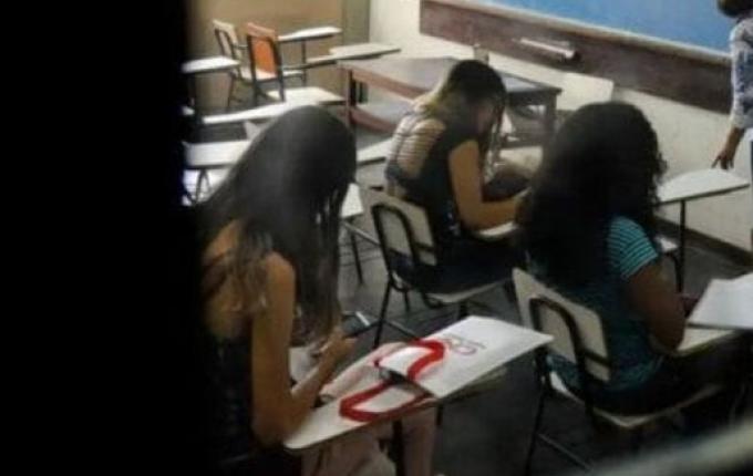 Três em cada 10 municípios de SC pagam menos que piso do magistério a professores, diz estudo