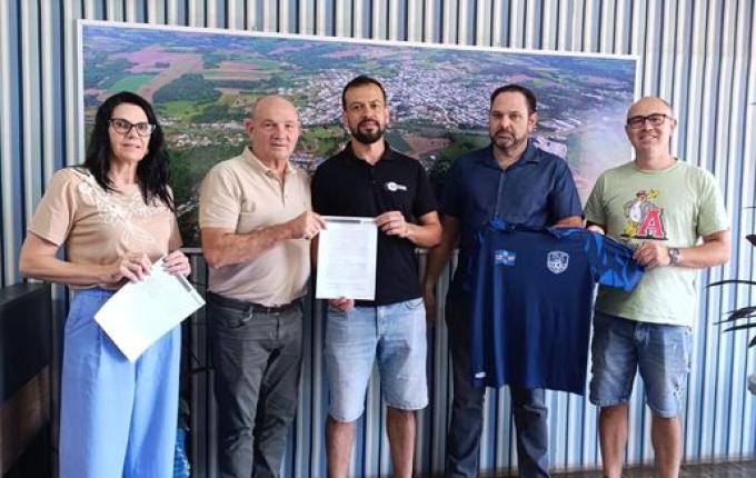 Guaraciaba investe R$ 900 mil para ampliar escolinhas de futsal e futebol