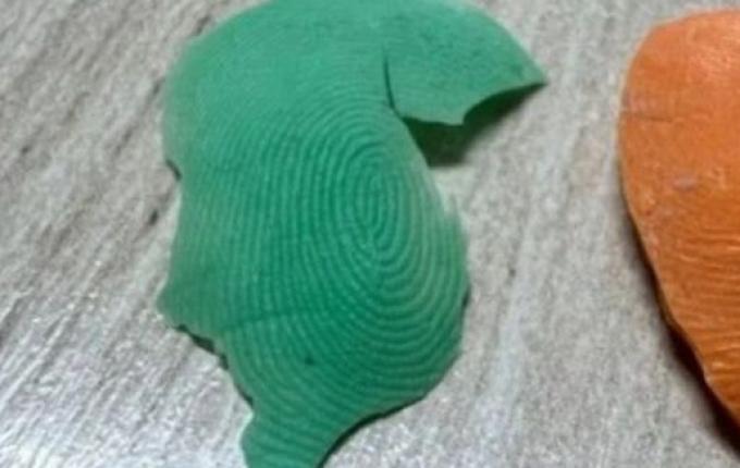 Servidores são presos após fraudar ponto eletrônico com "dedo de silicone" em prefeitura de SC