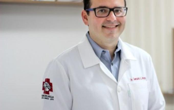 Hospital CasaVitta sedia primeira cirurgia endoscópica de coluna na região