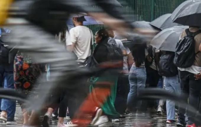 Frente fria deve provocar temporais em SC, diz Defesa Civil