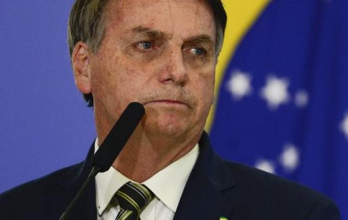 Bolsonaro deixa Alvorada e volta a despachar do Planalto após 20 dias