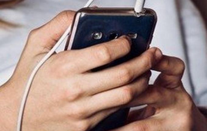 Mulher que teve vídeos íntimos vazados pelo ex será indenizada em R$ 60 mil