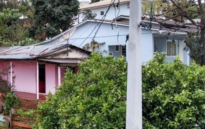 Vendaval causa estragos em municípios da região