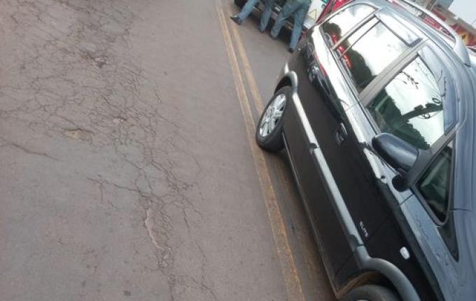 Jovem é atropelada no centro de Anchieta