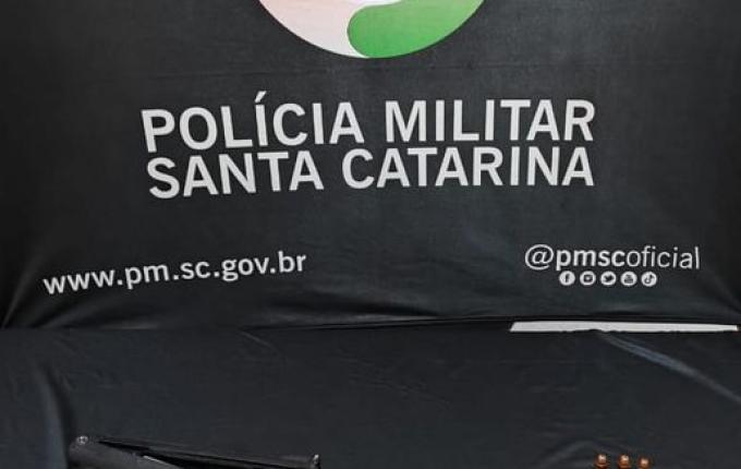 Homem é preso por porte ilegal de arma de fogo em SMOeste