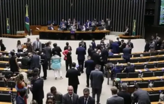 Como votaram os deputados de SC na aprovação da PEC da Segurança Pública