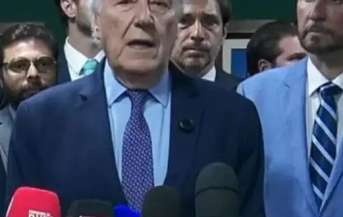 Lewandowski entrega carta de demissão a Lula e deixa o Ministério da Justiça