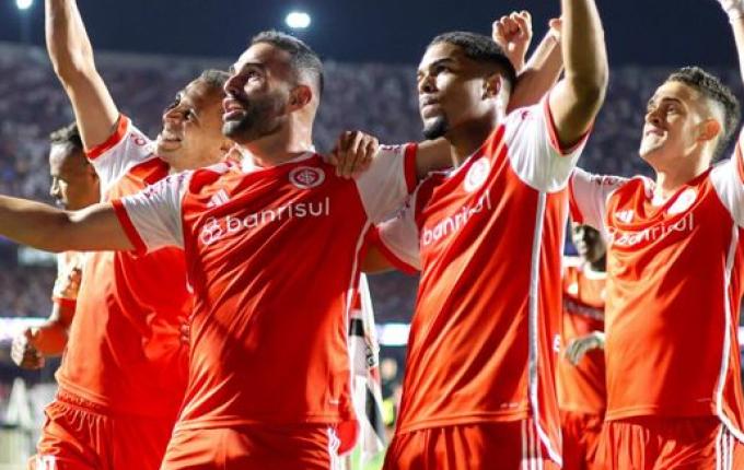 VÍDEO: Inter vira, bate o São Paulo no Morumbi e cola no G-6
