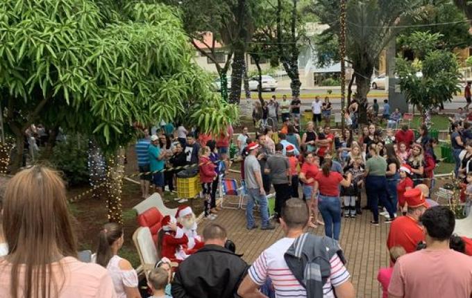Evento na praça central marca encerramento de 2022 em Cedro